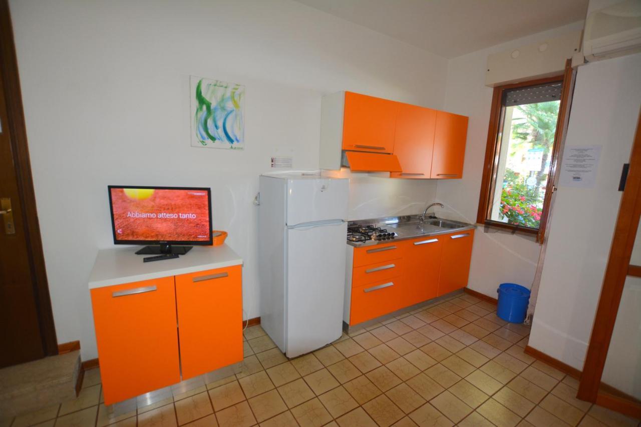 Lignano With Pool Apartment Lignano Sabbiadoro Luaran gambar