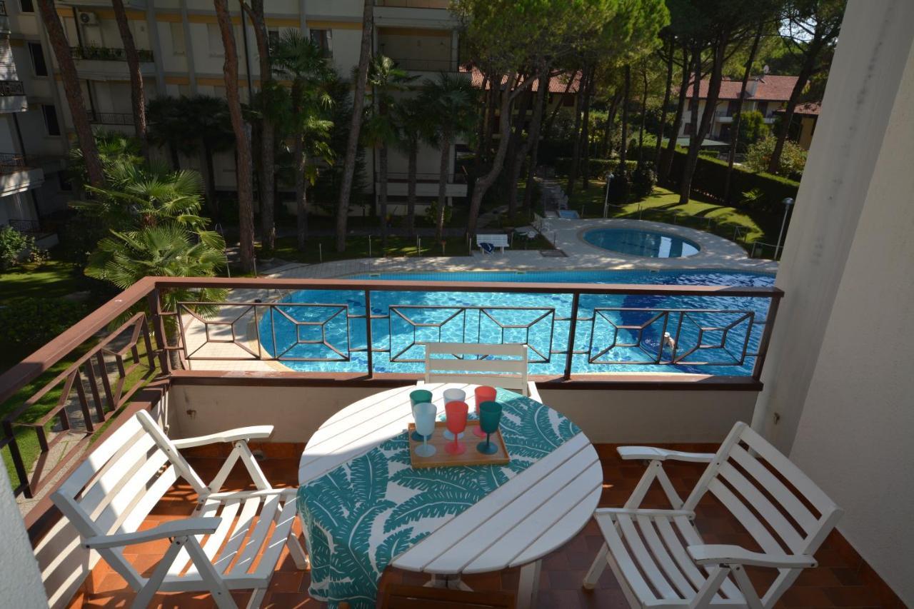 Lignano With Pool Apartment Lignano Sabbiadoro Luaran gambar