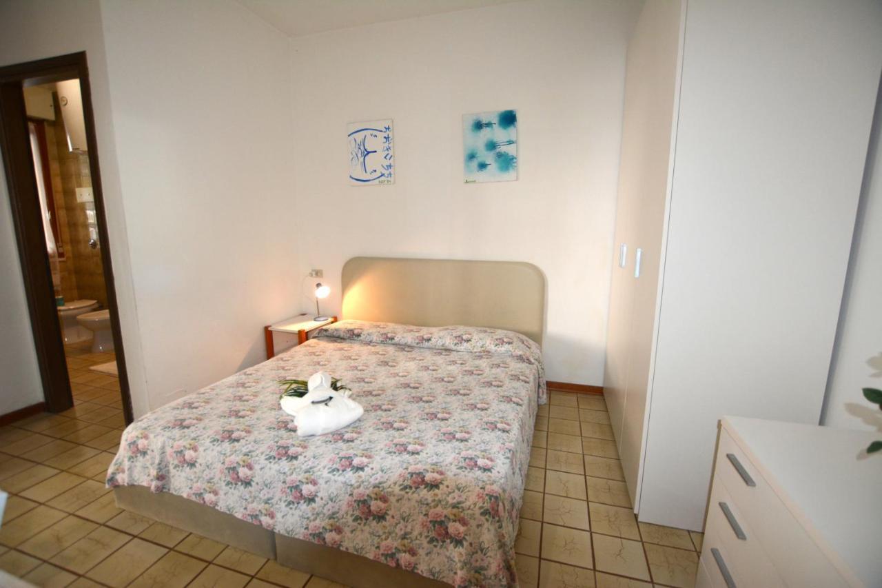 Lignano With Pool Apartment Lignano Sabbiadoro Luaran gambar