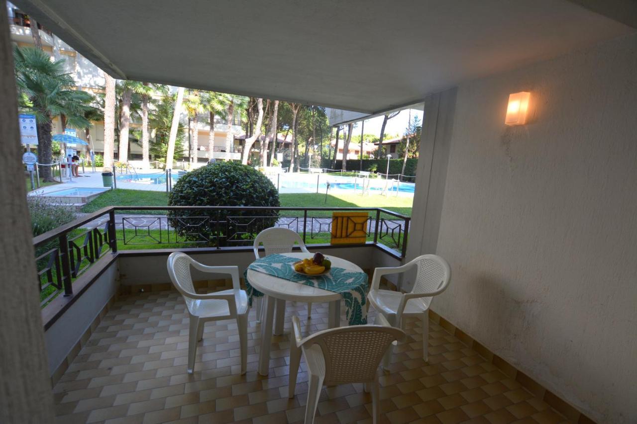 Lignano With Pool Apartment Lignano Sabbiadoro Luaran gambar