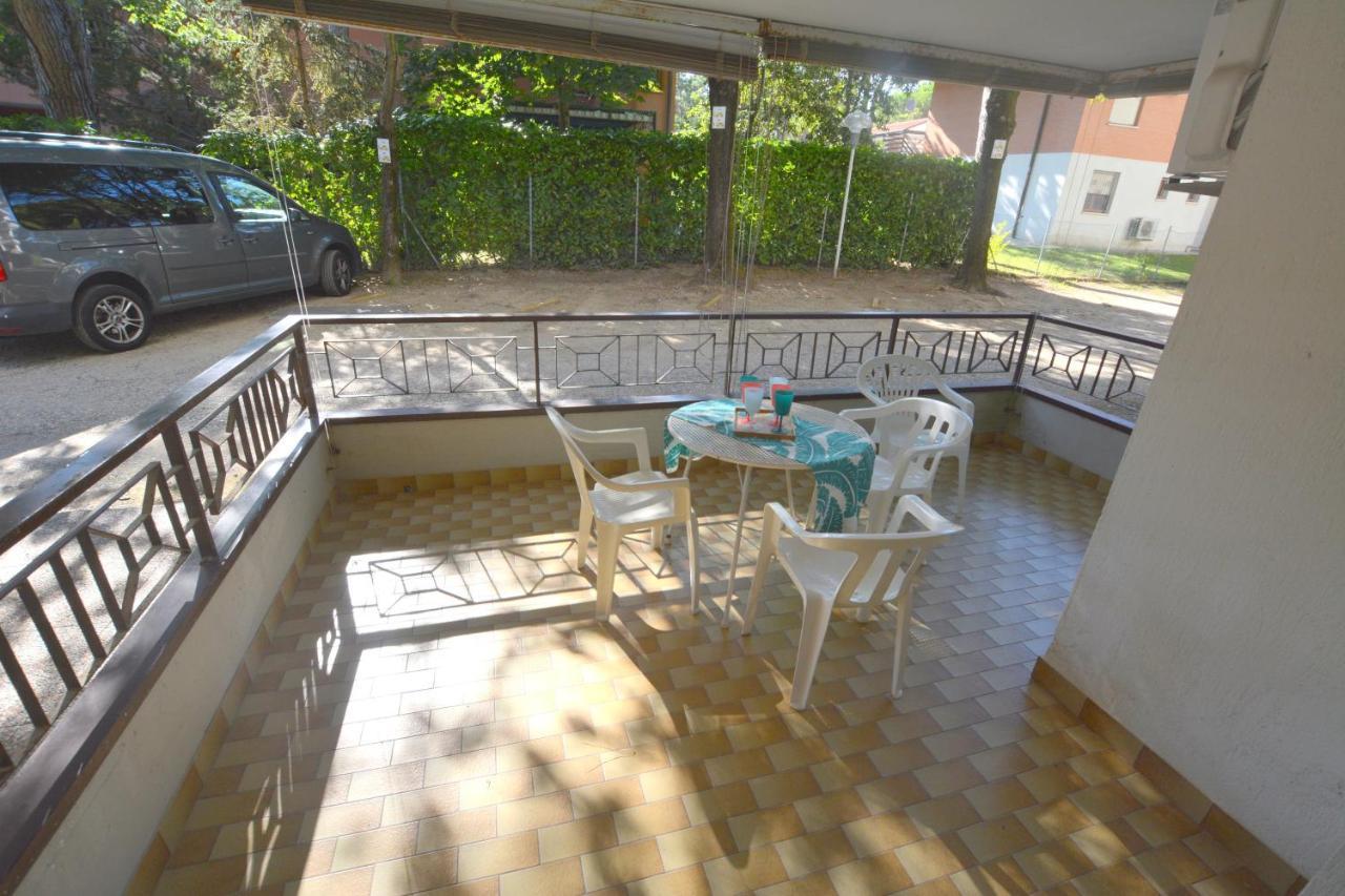 Lignano With Pool Apartment Lignano Sabbiadoro Luaran gambar
