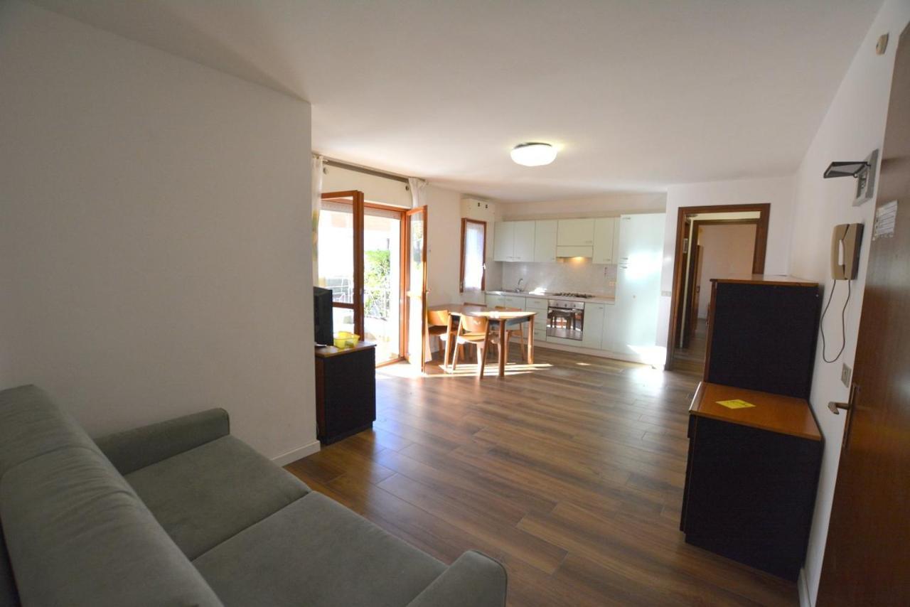 Lignano With Pool Apartment Lignano Sabbiadoro Luaran gambar