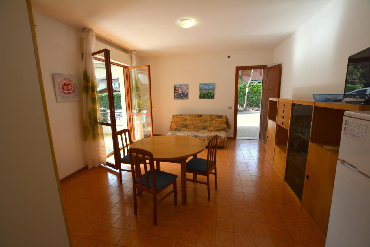 Lignano With Pool Apartment Lignano Sabbiadoro Luaran gambar